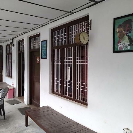 Mochila Youth Hostel Mcleod Ganj Dharamshala Exterior foto